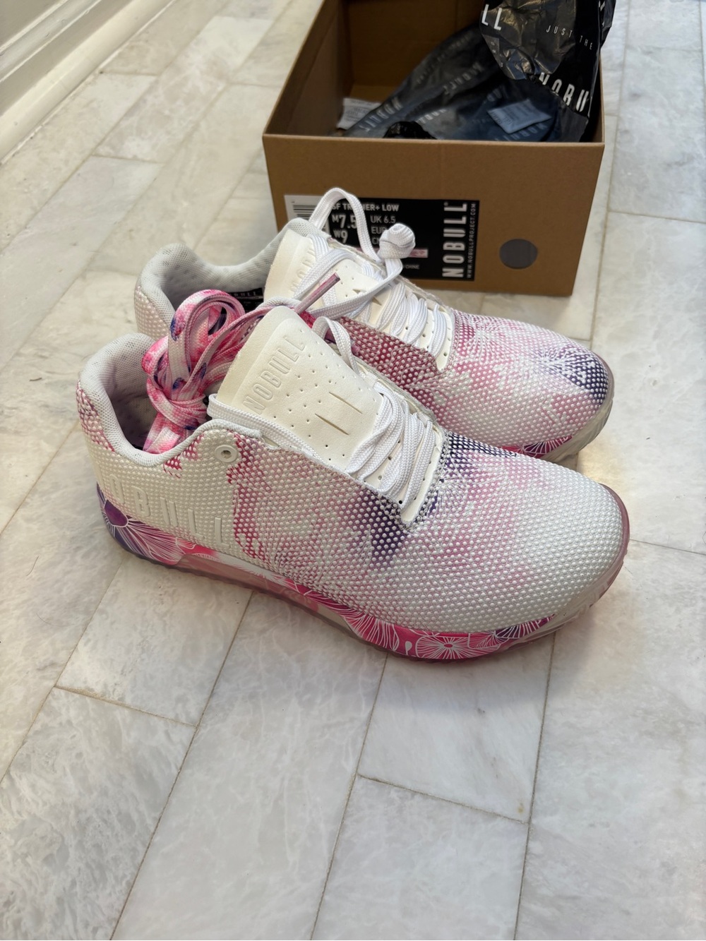 NOBULL White and Pink Floral Low-Top Trainer NEW IN BOX - Picture 7 of 10